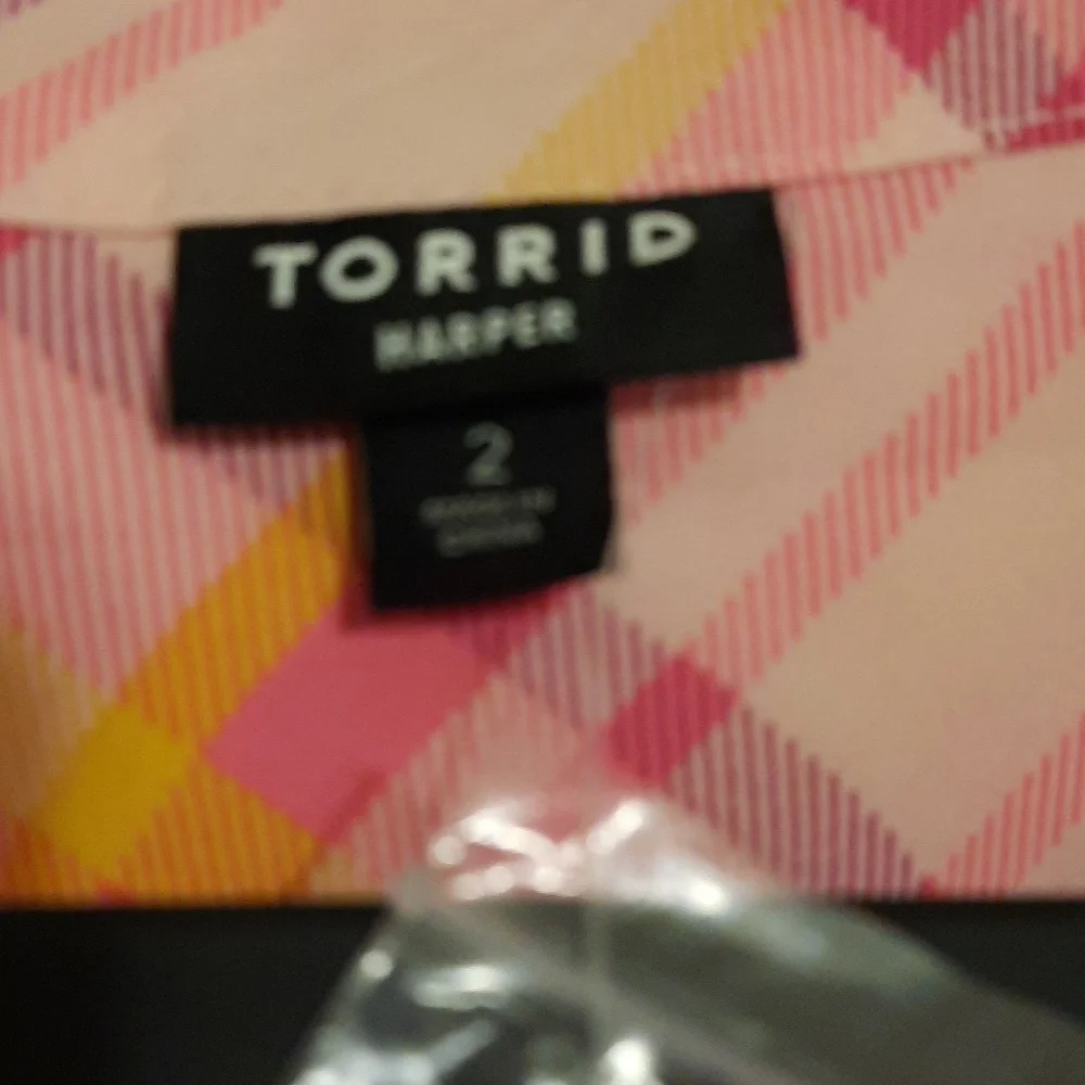 Torrid. size 2.  ( 18-20)  pink plaid top. - Picture 2 of 8